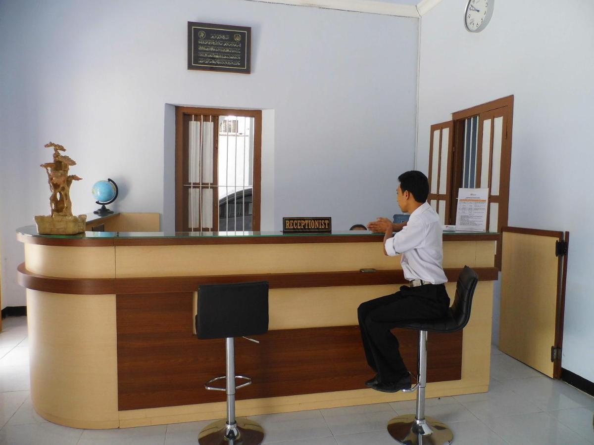Hotel Ilhami Blitar Εξωτερικό φωτογραφία