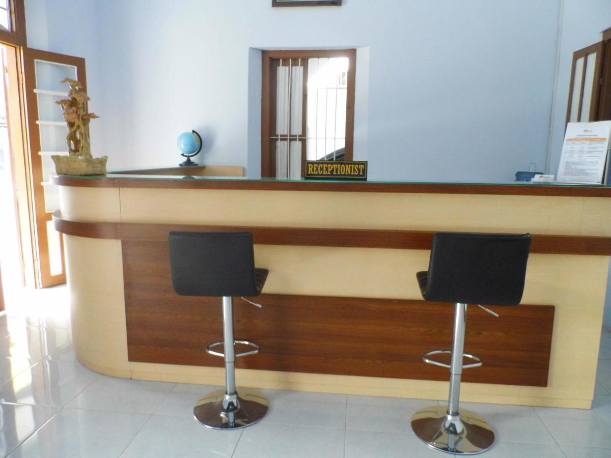 Hotel Ilhami Blitar Εξωτερικό φωτογραφία