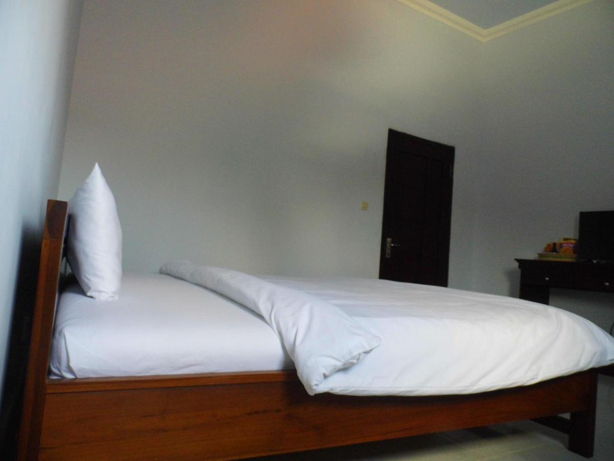 Hotel Ilhami Blitar Εξωτερικό φωτογραφία